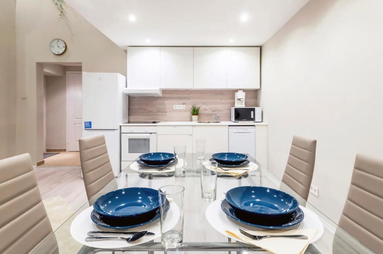Akacfa 62 Dowtown 2Br Wifi+Ac Apartment Будапеща Екстериор снимка